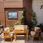 Side Legend Hotel