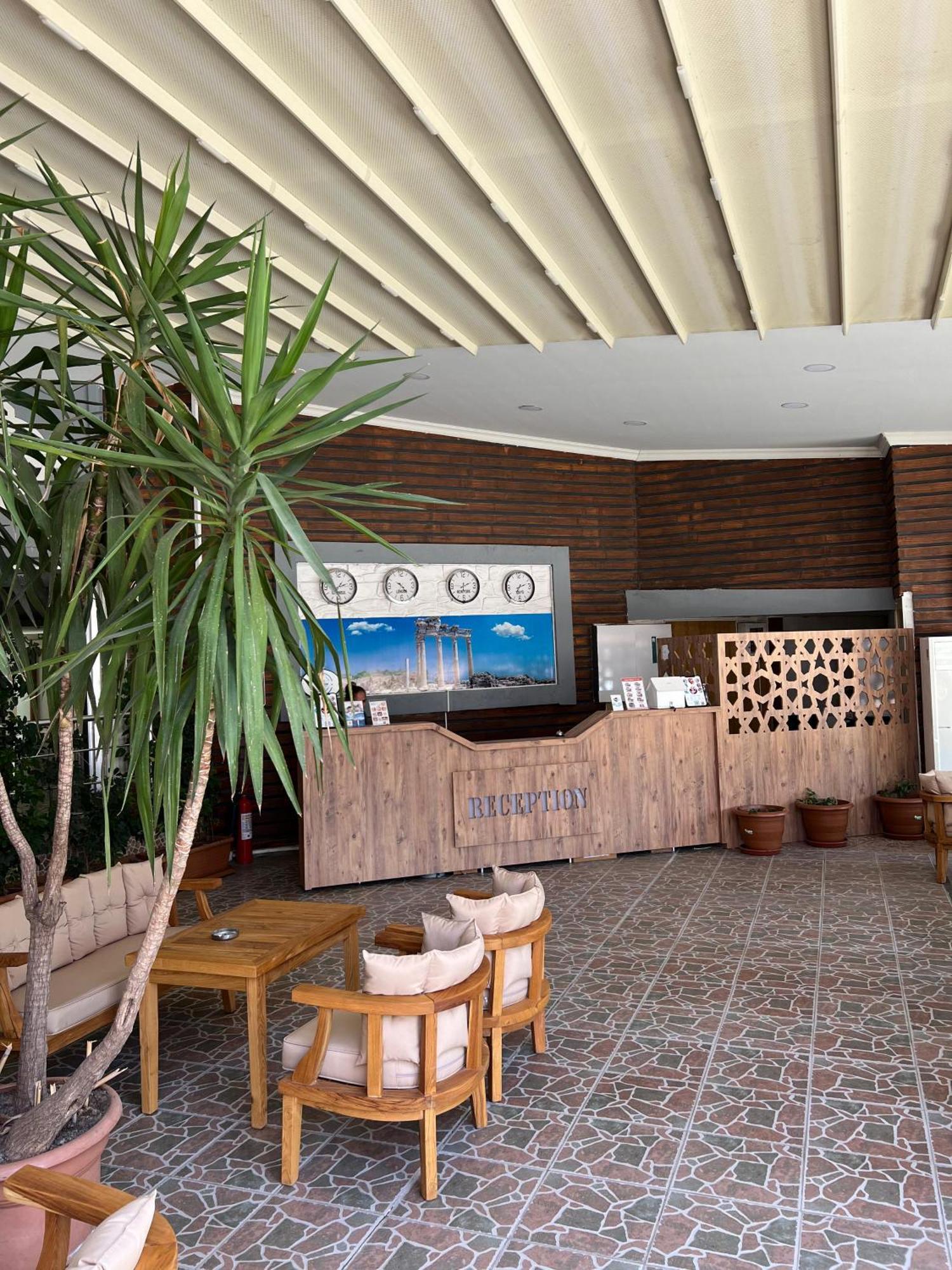 Legend Hotel Side