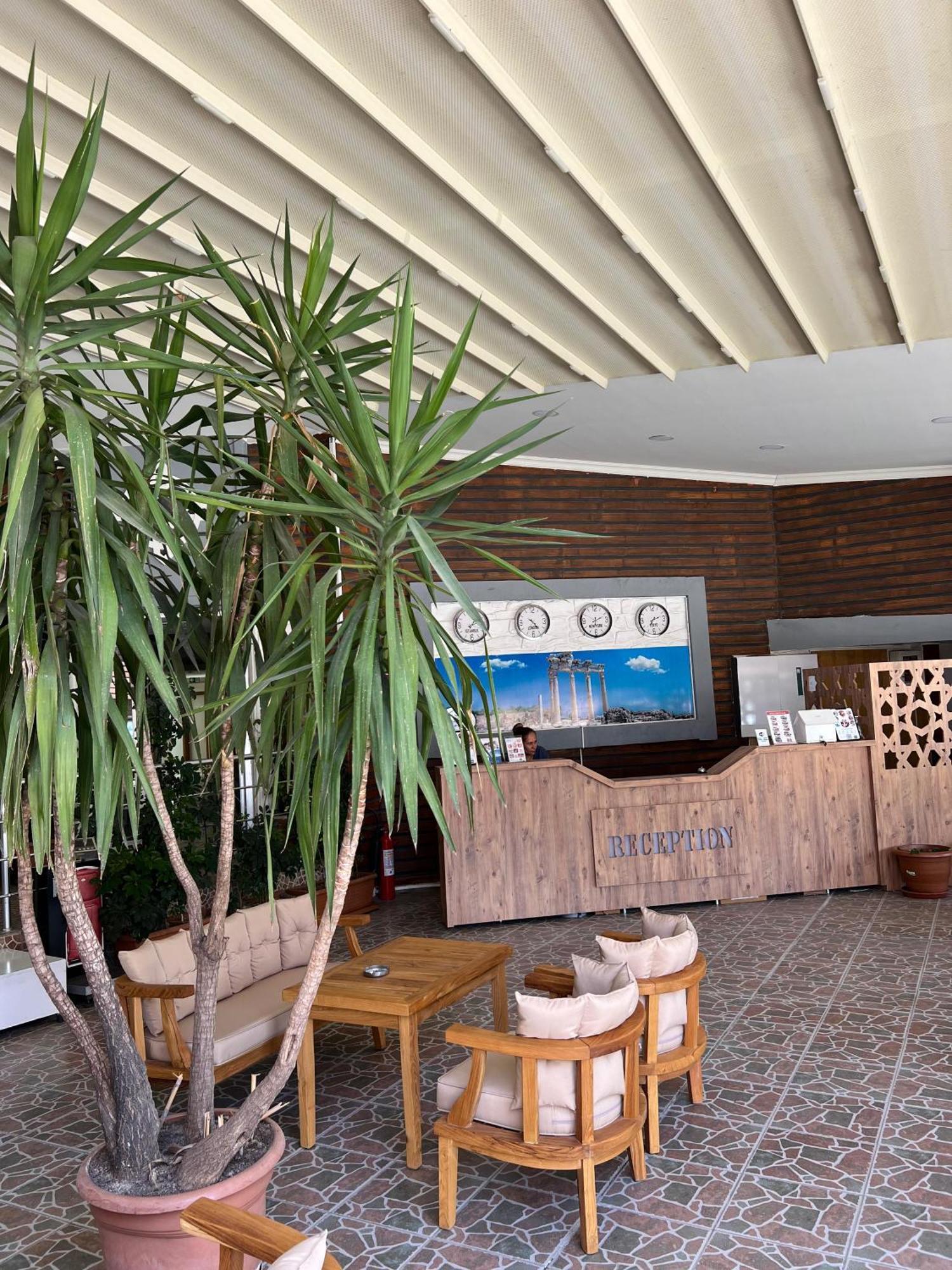 Hotel Legend Side